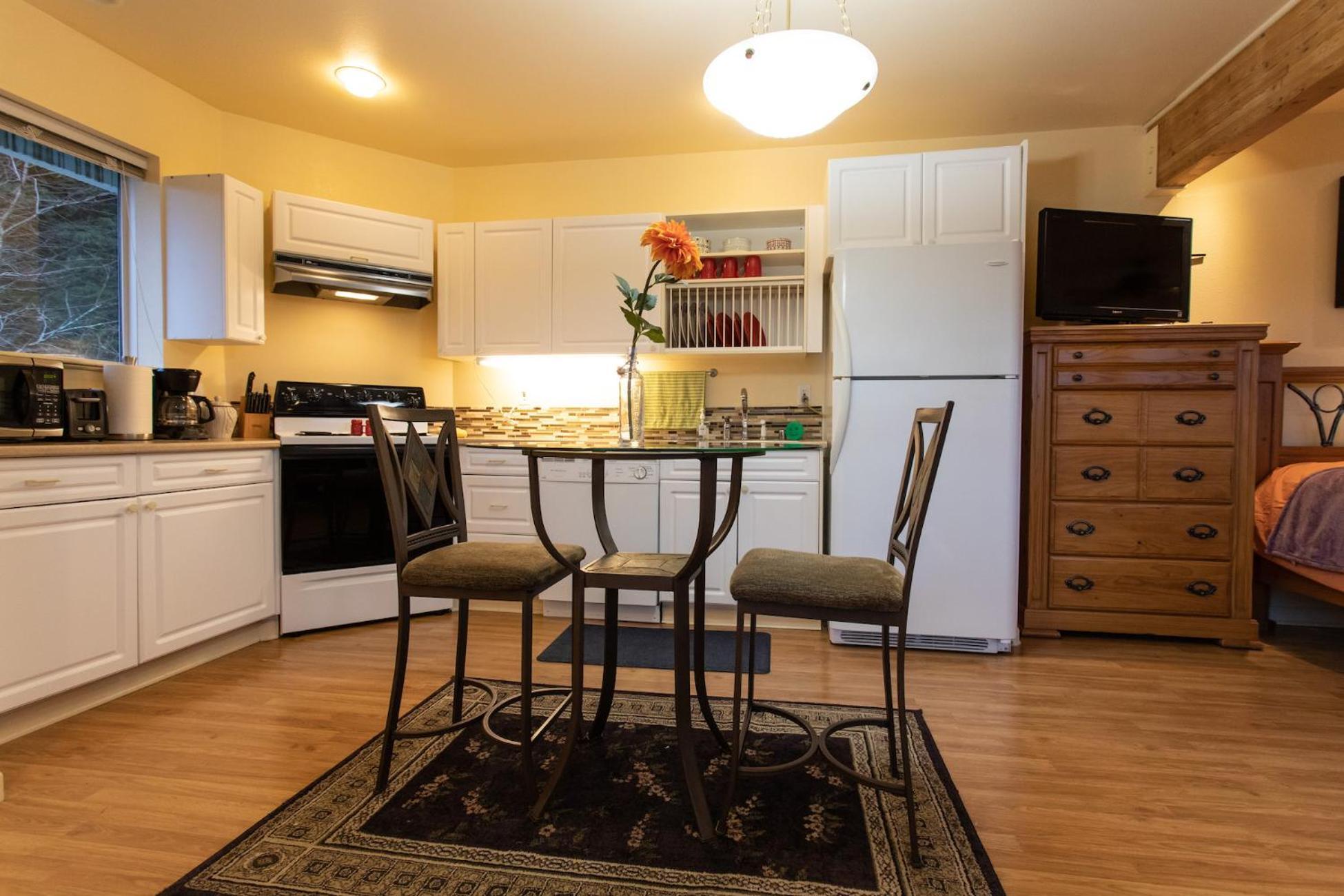 Kelli Creek Cottage - REDUCED PRICE ON TOURS Juneau Buitenkant foto
